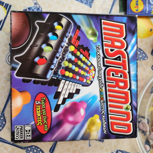 Mastermind board game like new