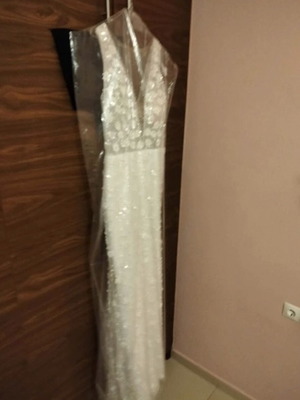 Wedding dress size M, white, like new