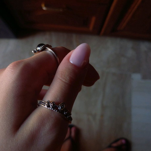 Rings like new with elegance and dark vibes