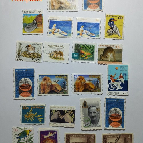 Australia 22 stamps collection with some mint from 1958 onwards