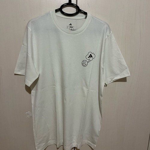 Adidas t shirt large new, white with iconic print
