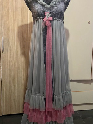 Fairytale maxi dress new in gray with pink shades