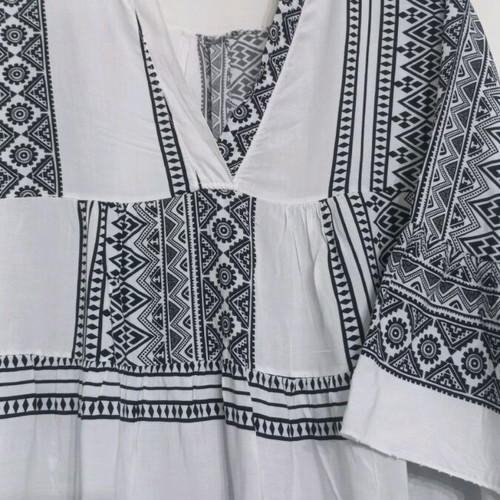 Women's dress like new, black and white, one size