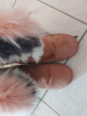 Women's pink fur boots like new size 37.5