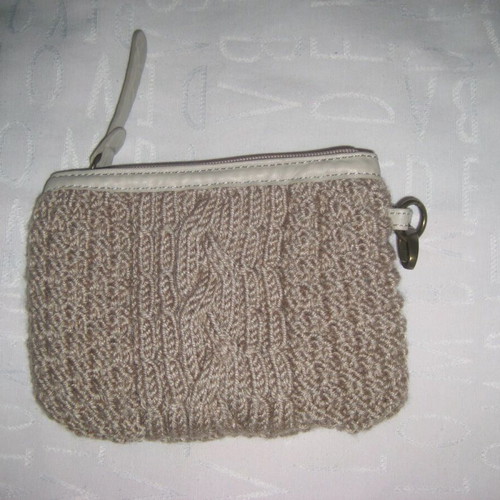 Knitted bag, beige, 18x15 cm