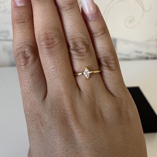 Ring type gold like new