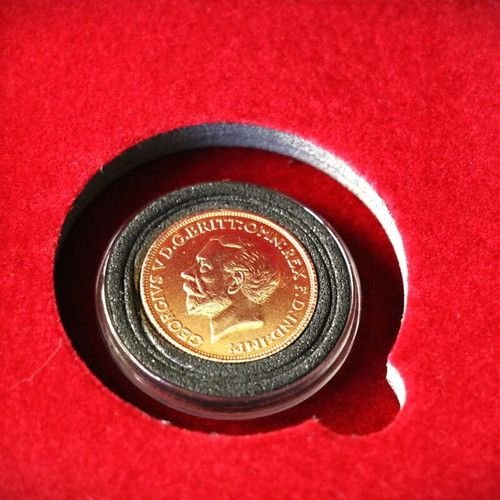 Gold Sovereign King George England 24K plated coin with luxury case
