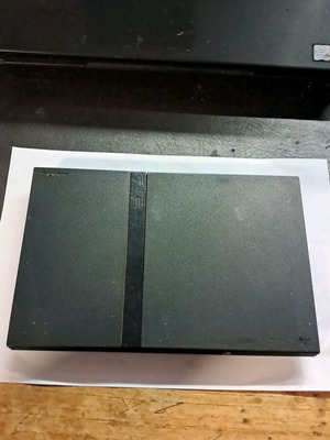 Sony PlayStation 2 κονσόλα με ένα χειριστήριο και καλώδια
