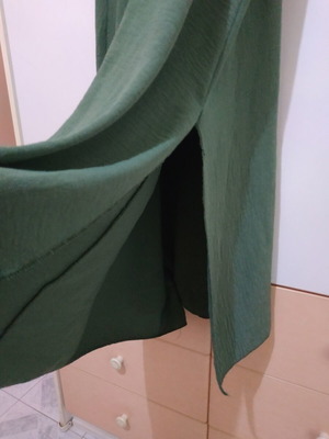 Women's dress like new with straps and side slit