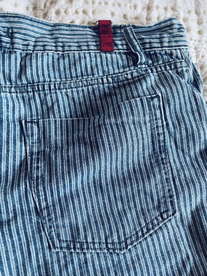 Salt and Pepper denim shorts medium, like new, blue and white