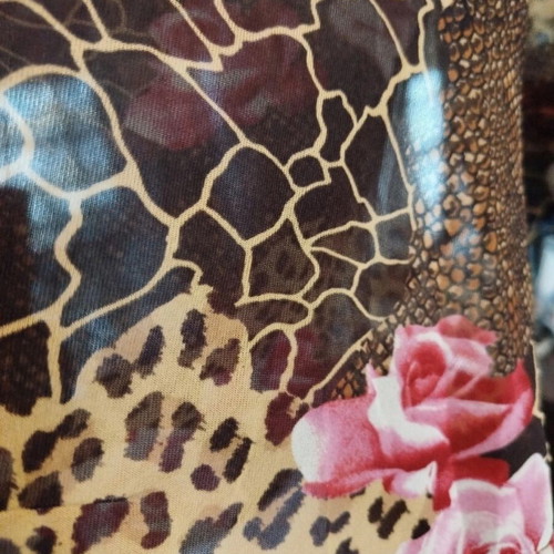 Morgan shirt with animal print and pink roses