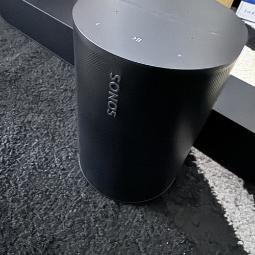 Sonos Ray Soundbar 2.0 and Sonos Era 100 speaker used, black