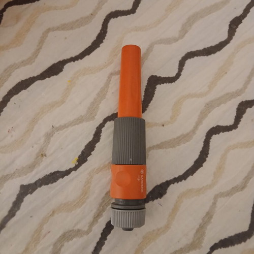 Gardena water nozzle like new, adjustable pressure