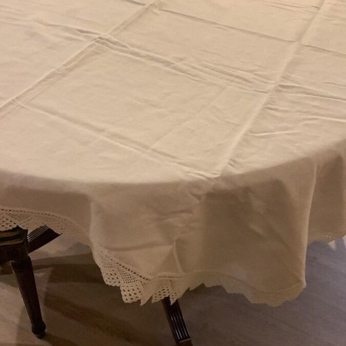Tablecloth with handmade lace 1.44 x 1.44 m