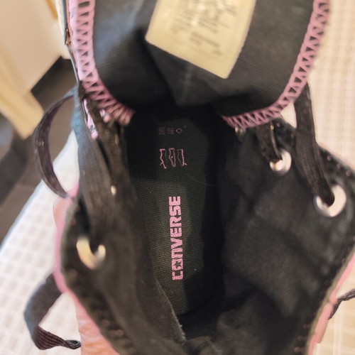 Converse Chuck Taylor High Tops kids used, purple angel hearts, size 33