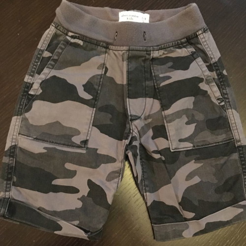 Abercrombie kids bermuda shorts used for 7-8 years old boy