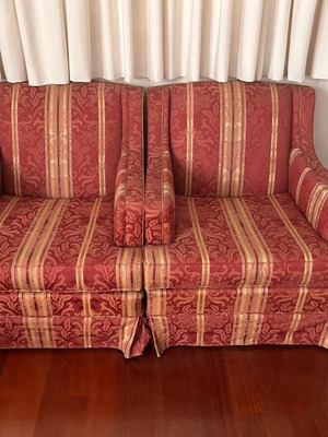 Armchairs set of four like new