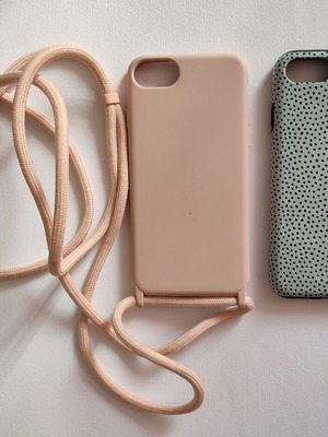 Set of 2 cases for iPhone SE 2020 / 7 / 8 like new