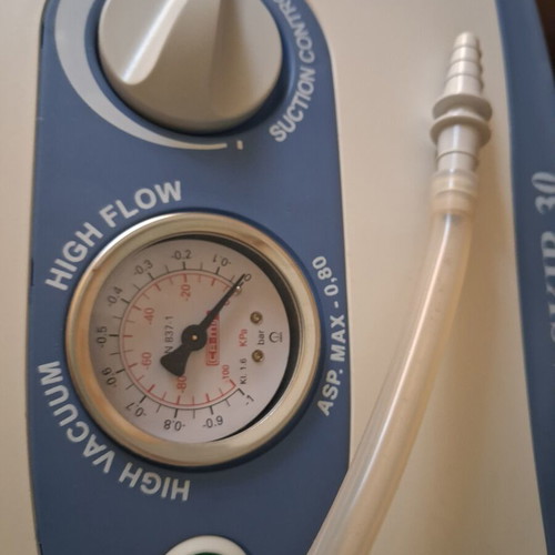 CA-MI New Askir 30 suction device like new with accessories