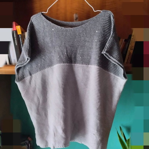 Knitted summer blouse like new, one size