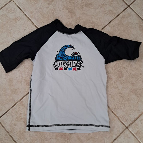 Quiksilver Kids' Sun Protection Shirt used, size 116 cm, black and white