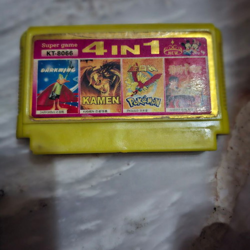 Famiclone 4 in 1 Retro Game Cartridge used, KT-8066