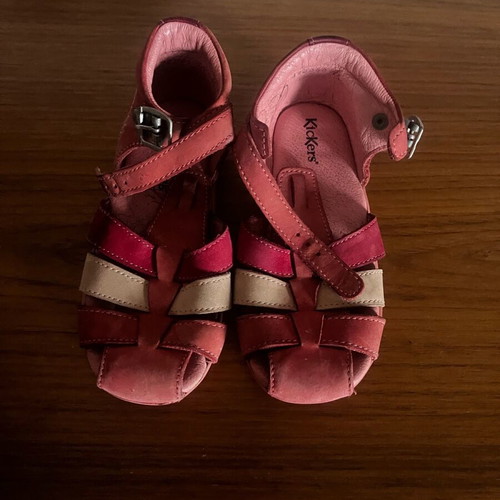 Kickers sandals size 25 for girls used, pink