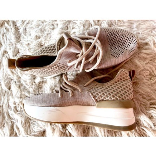 Windsor Smith sneakers size 37 beige, like new, athletic
