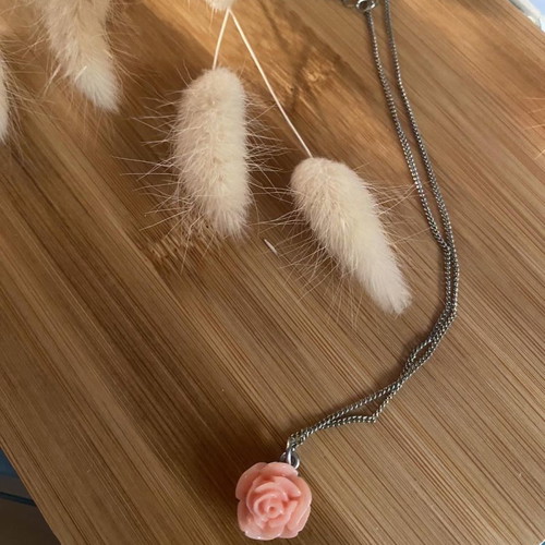 Κολιέ τριαντάφυλλο μεταχειρισμένο από Accessorize