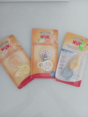 Pacifier clips and bottle cleaning sponge new