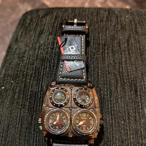 Oulm 1140 wristwatch new with dual time zones, compass and thermometer