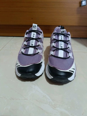 Luigi sneakers like new with adjustable laces, size 37, white and purple