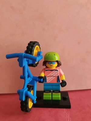 LEGO Minifigures Series 19 Mountain Biker Girl like new