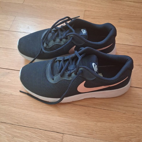 Nike athletic shoes size 40, blue