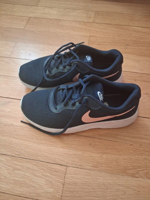 Nike athletic shoes size 40, blue