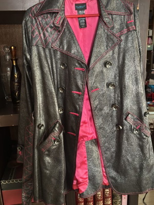 Gusto Barcelona Vintage Trench Coat with Fuchsia Lining Like New
