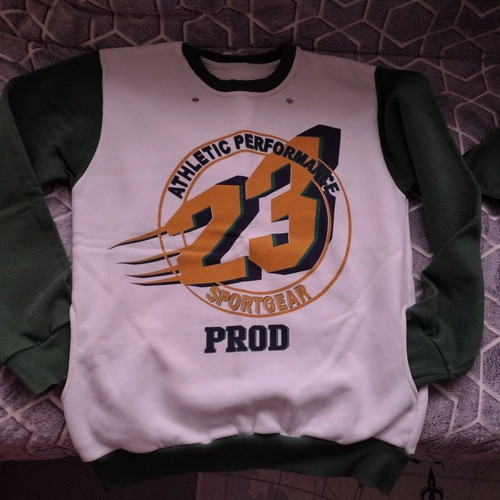 Quilted sweatshirt with detachable hood like new, small size, teens, white and green