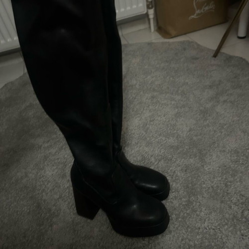 Tamaris over the knee boots black like new, size 37