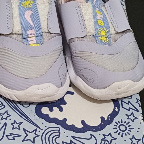 Nike Flex Runner Dream toddler shoes like new, size 18.5