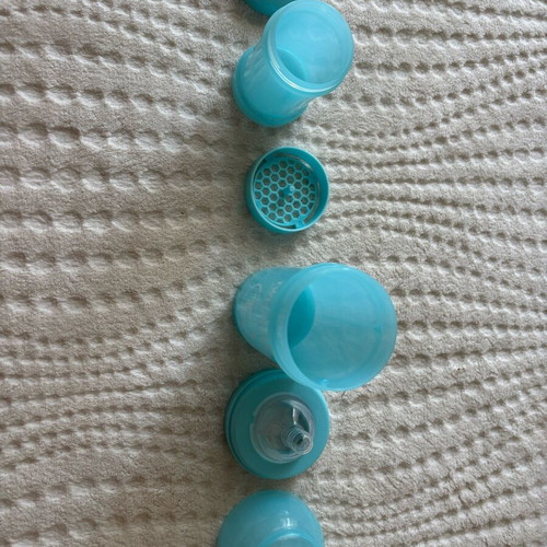 Twistshake baby bottle new with mixer and food transport case