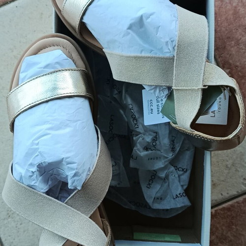 Lasocki Young Vernis Golden Sandals Size 36 New Girls