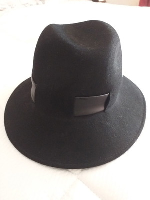 Felt hat new Italian with leather