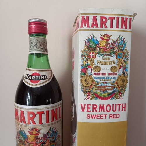 Martini Rosso vermouth like new, 1lt, 1970s, with box