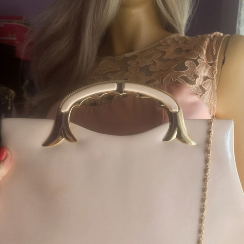 Vintage Chic shoulder bag like new, nude pink with gold strap