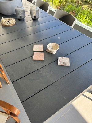 Extendable veranda table with 10 chairs like new