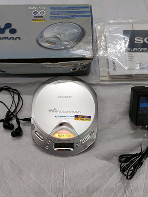 Sony DCJ501 Walkman използван, напълно функционален