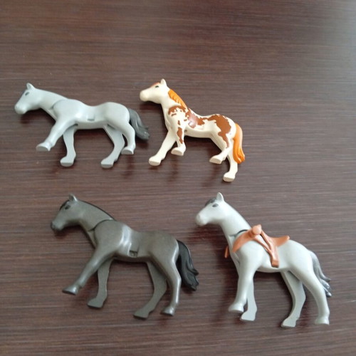 Playmobil horses used, set of four