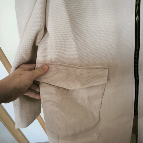 H&M pink thin coat used with pockets and zipper