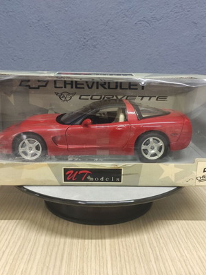 UT Models Chevrolet Corvette diecast model 1:18 new
