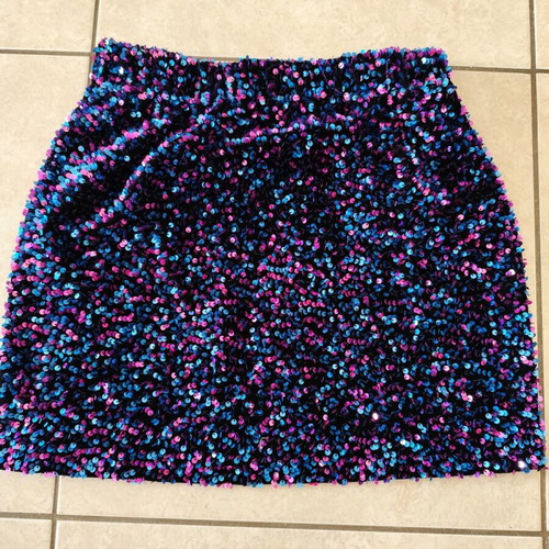 Mini sequin skirt like new, black and pink